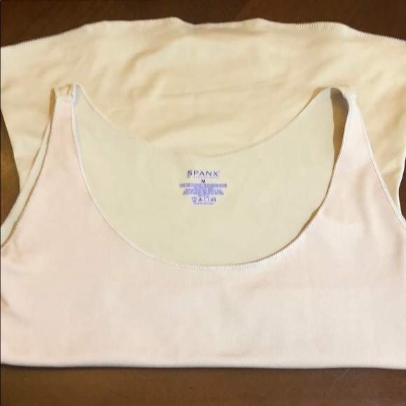 Spanx Hide and Sleek Scoop Neck Tank sz M - Picture 5 of 5